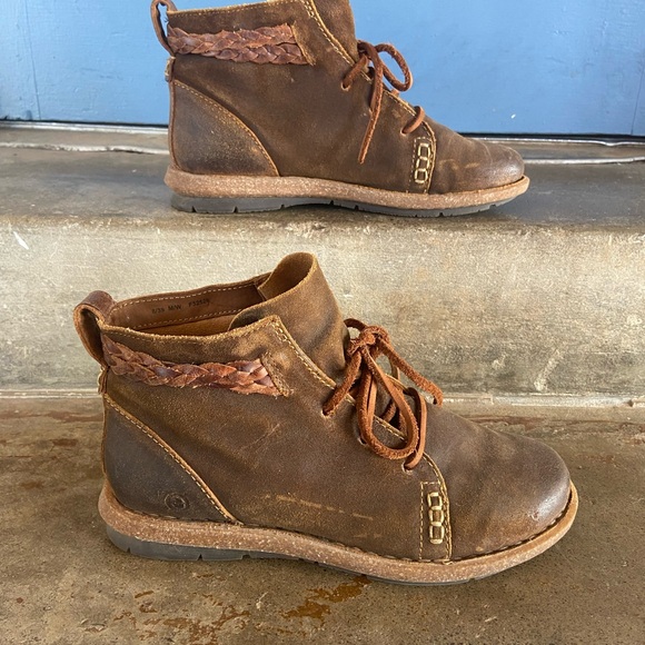 Born Temple Brown Leather Lace-Up Ankle Booties - Picture 2 of 6